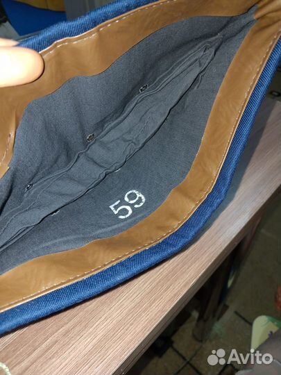 Форменные фуражка, пилотки, туфли, рубашки