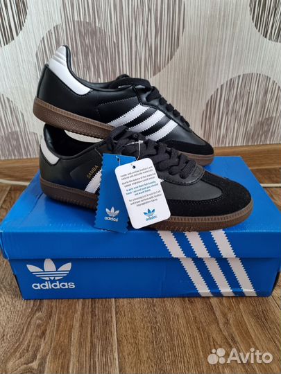 Кроссовки adidas