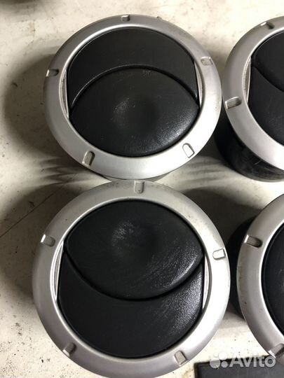 Дефлектор воздуховода Renault Logan 1