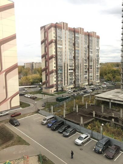 2-к. квартира, 60 м², 1/17 эт.