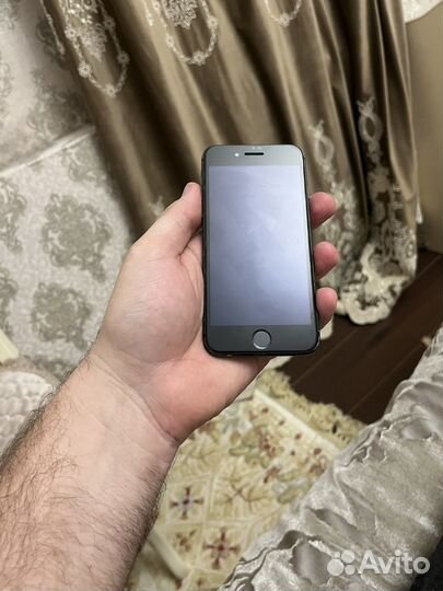 iPhone 7, 32 ГБ