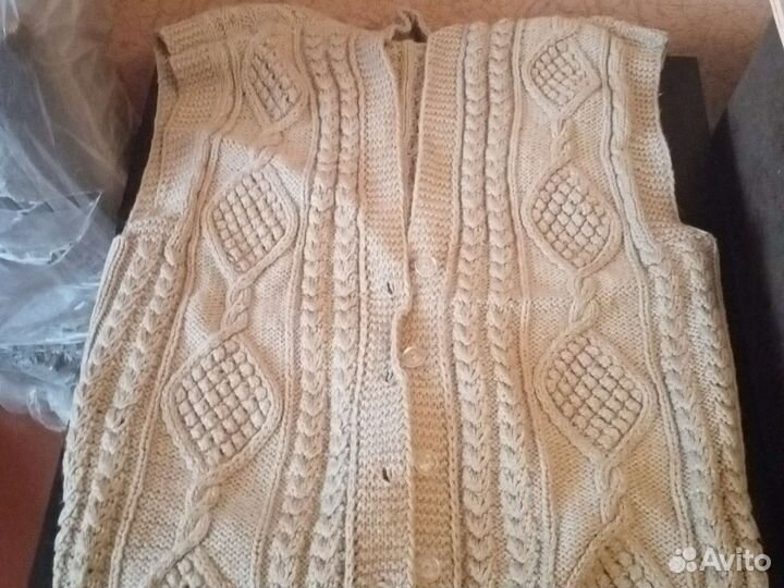 Жилет вязаный женский