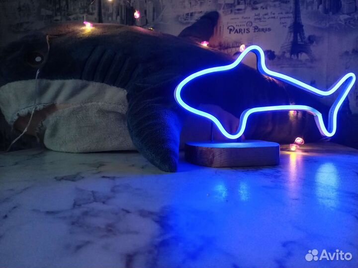 Неоновая вывеска готовая акула