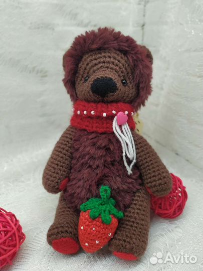 Вязаный мишутка. Ручная работа