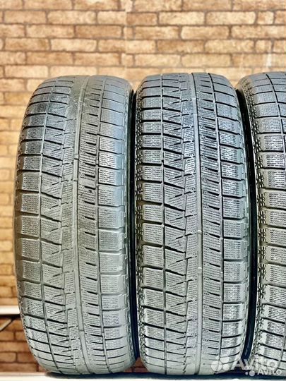 Bridgestone Blizzak Revo GZ 225/60 R17
