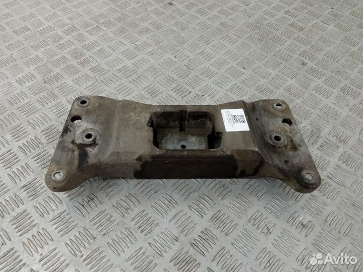 Кронштейн коробки (балка кпп) BMW 5 F10/F11/GT F07