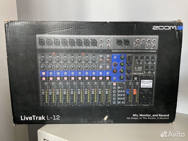 Новый Микшер Zoom livetrak L-12