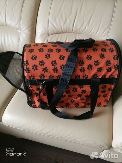 Переноска для кошек и маленьких собак