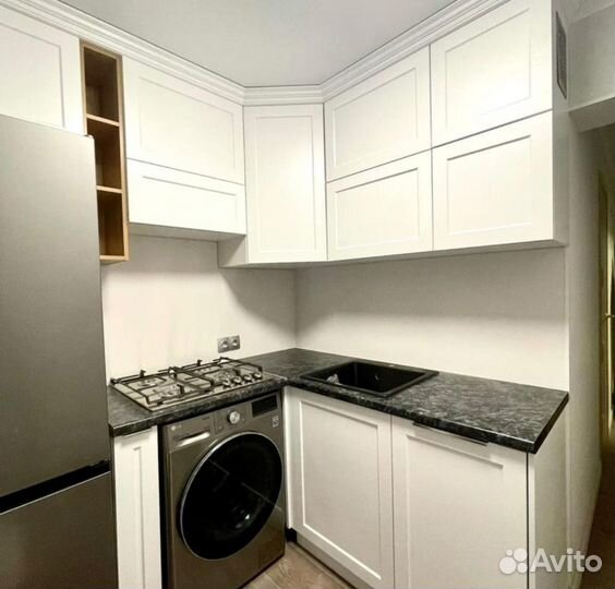 Маленькая угловая кухня на заказ