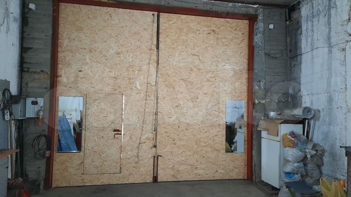 Гараж, > 30 м²