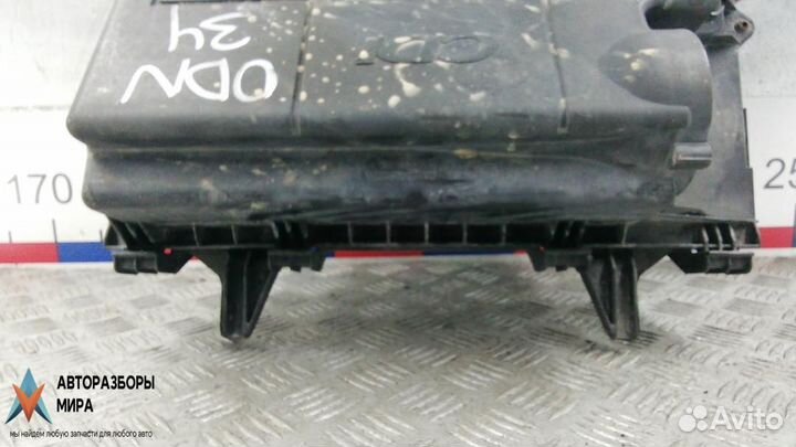 Корпус воздушного фильтра Mercedes-Benz Vito