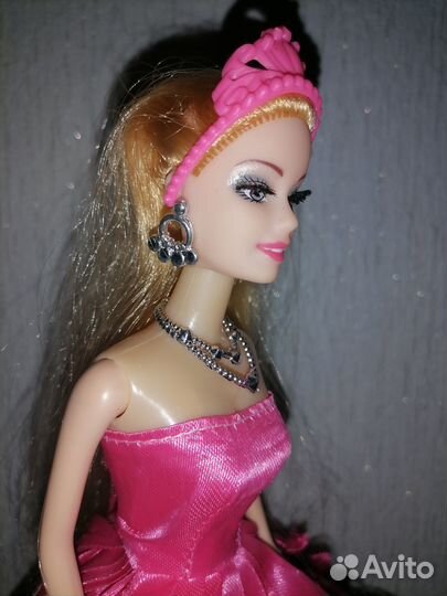 Барби с ресницами