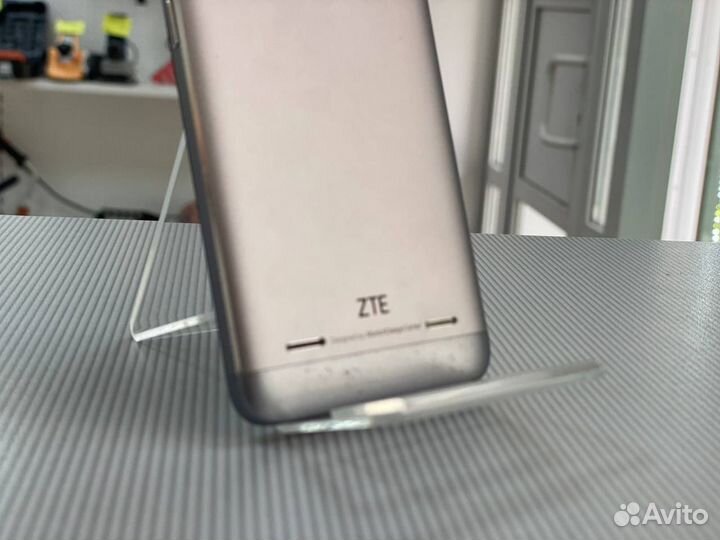 ZTE Blade V7 Lite, 2/16 ГБ