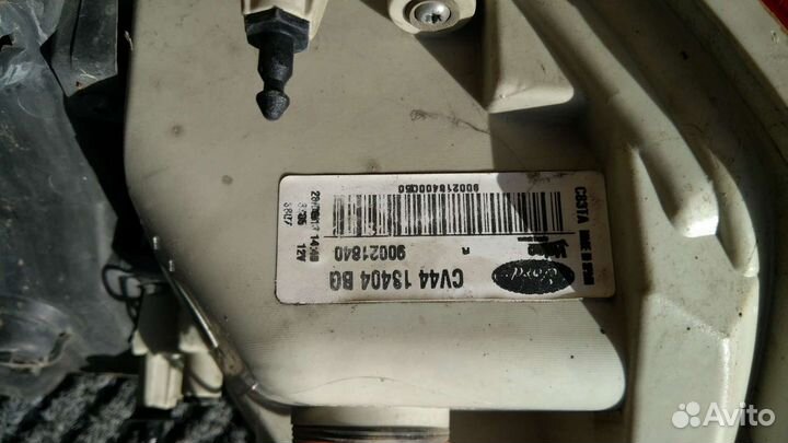 Фонарь задний правый наружный Ford Kuga 2