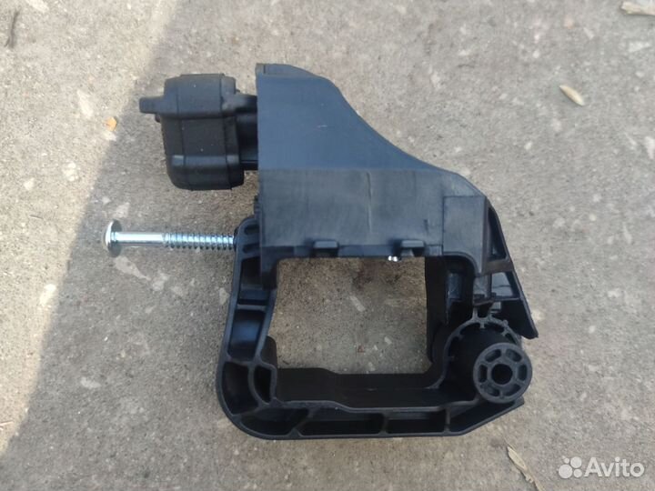 Крепление кассеты радиатора 253