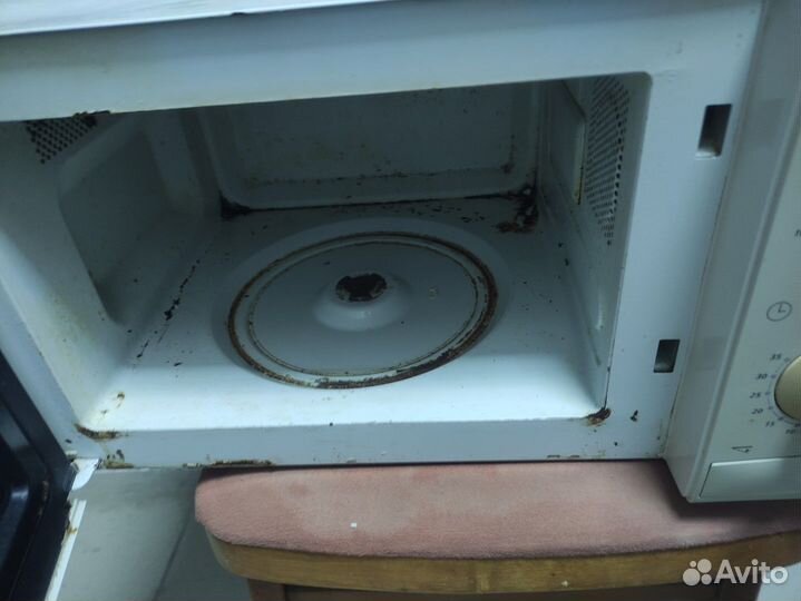 Микроволновая печь Samsung M1712NR на запчасти