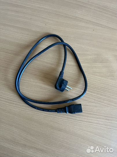 Кабель для компьютера