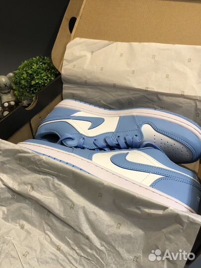 Nike Air Jordan 1 Low Unc University Blue White