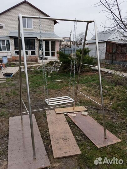 Садовые качели новые