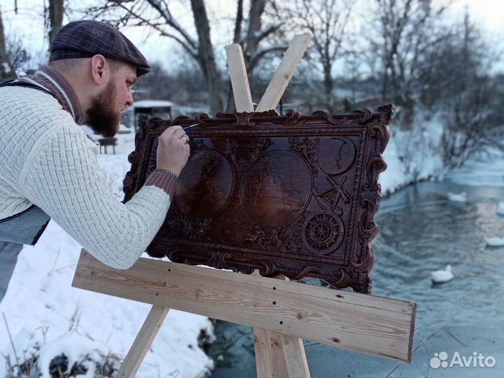 Резное деревянное панно 