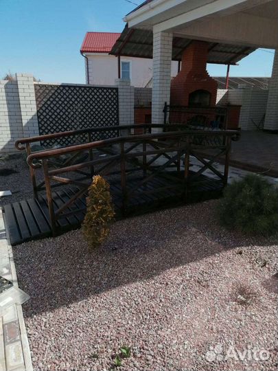 Декоративный мостик, беседки, садовая мебель