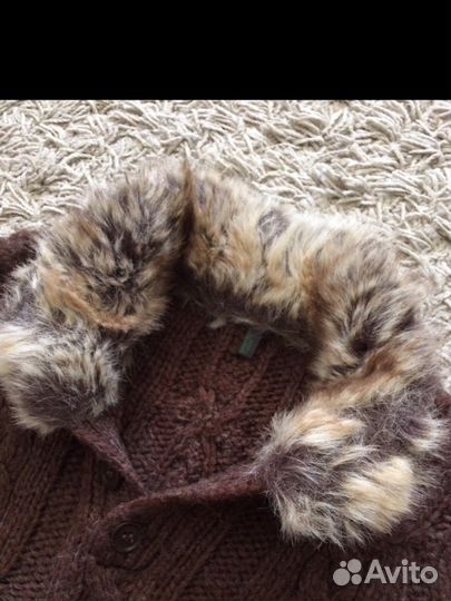 Тёплый свитер Benetton с меховым воротником