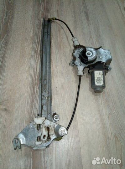 Стеклоподъемник задний Nissan primera P12 Лев