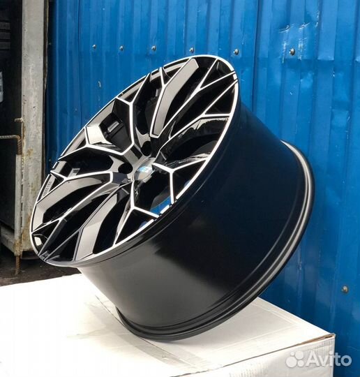 Немецкие диски AEZ Leipzig R20 на BMW X5 Audi Q5