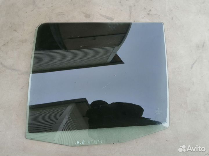 Стекло двери задней левой для VW Golf III/Vento