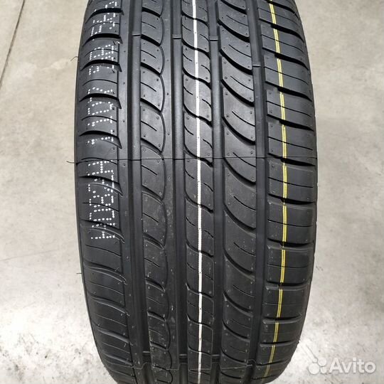 Compasal Smacher 225/60 R18 104