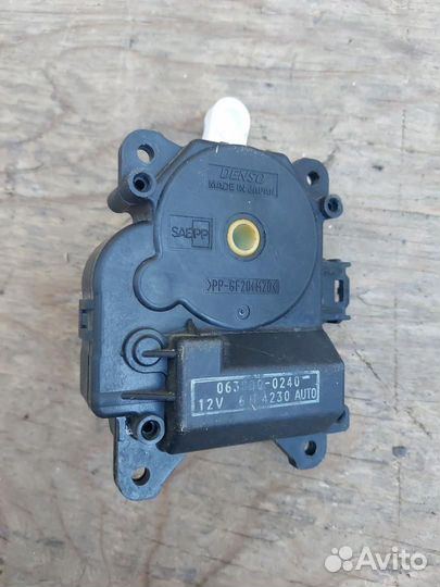 Моторчик заслонки печки Toyota Prius 2 NHW20 2010