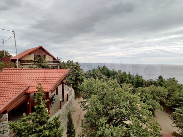 Дом 350 м² на участке 13 сот.