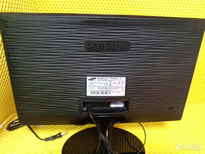 Монитор Samsung S19B300N