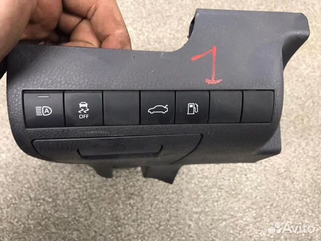 Блок кнопок Toyota Camry V70 A25A