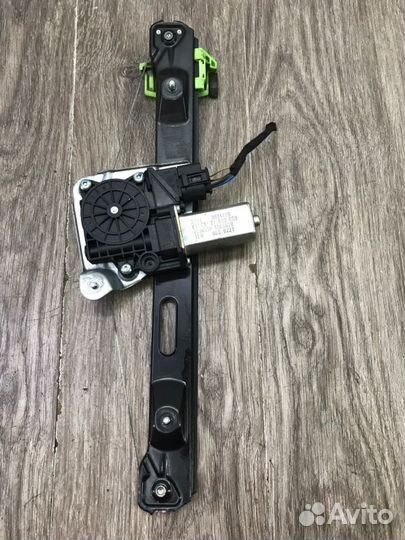 Стеклоподъемник задний левый Bmw 1 Series