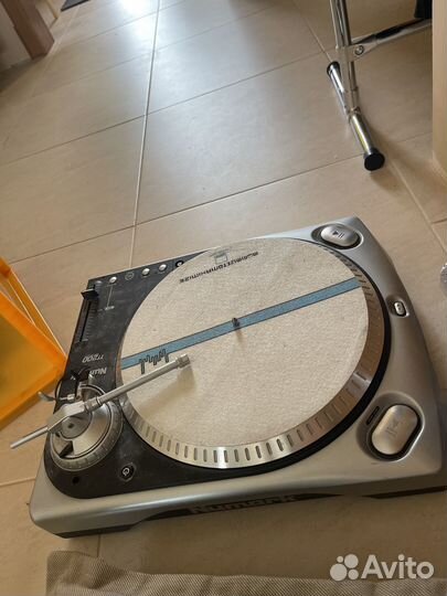 Виниловый проигрыватель numark