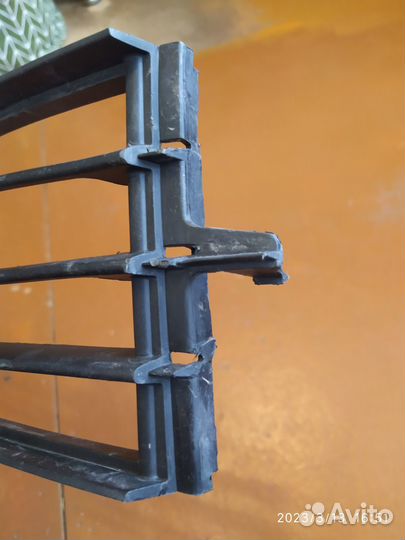 Оригинальная передняя решетка Skoda Octavia А7