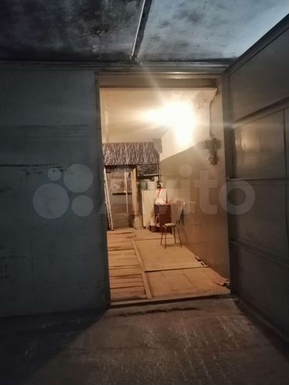 Гараж, > 30 м²