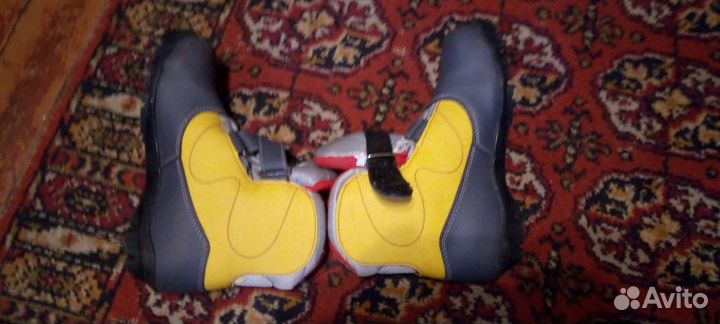 Ботинки лыжные