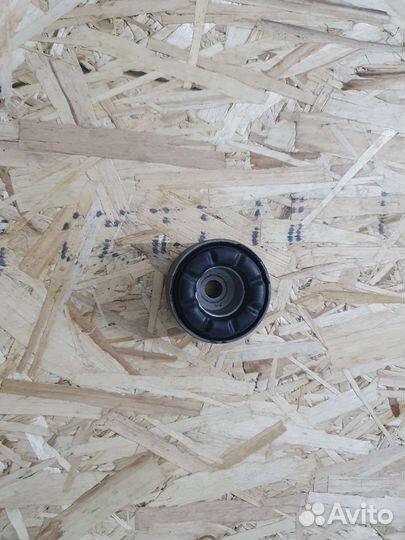 Сайлентблок на переднюю пневмостойку Mercedes 221