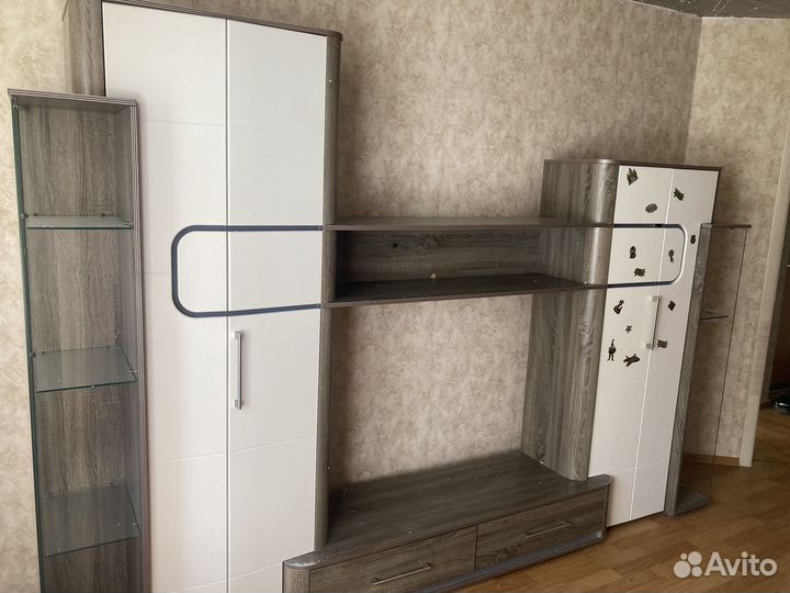 Стенка в гостиную