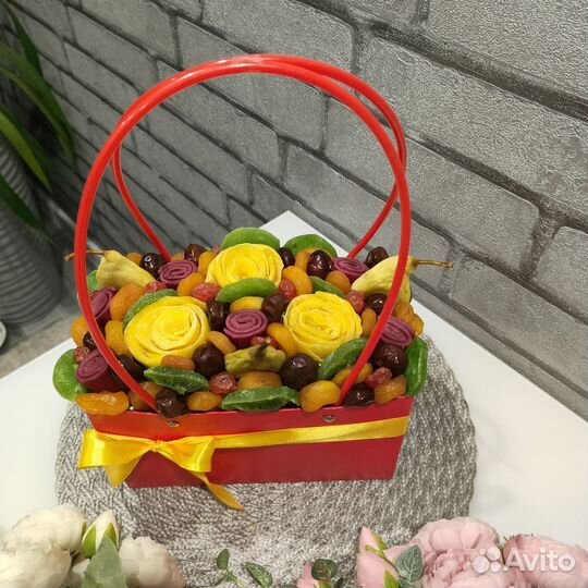 Букет из сухофруктов на 8 марта