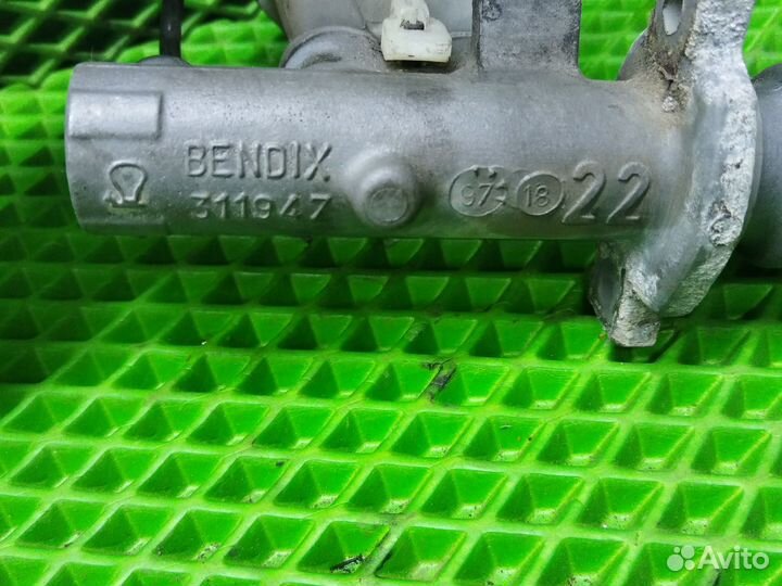 Главный тормозной цилиндр Volvo s40