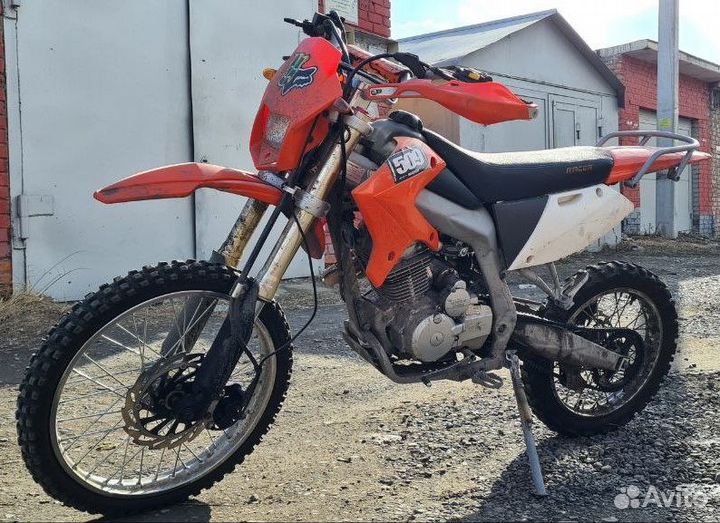 Racer XZT 200