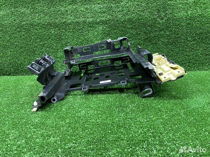 Кронштейн эбу BMW G30 G11 G15