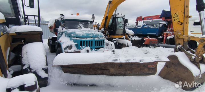 Поливомоечная с пескоразбрасывателем ко713Н-30