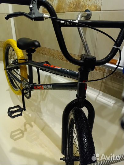 Трюковой велосипед bmx