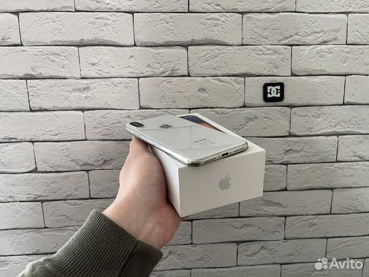 iPhone X, 64 ГБ