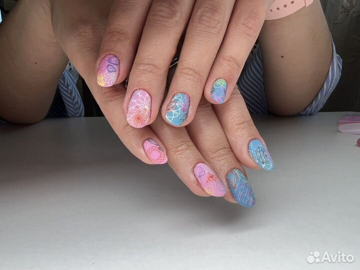 Мастер маникюра, педикюра и наращивания ногтей