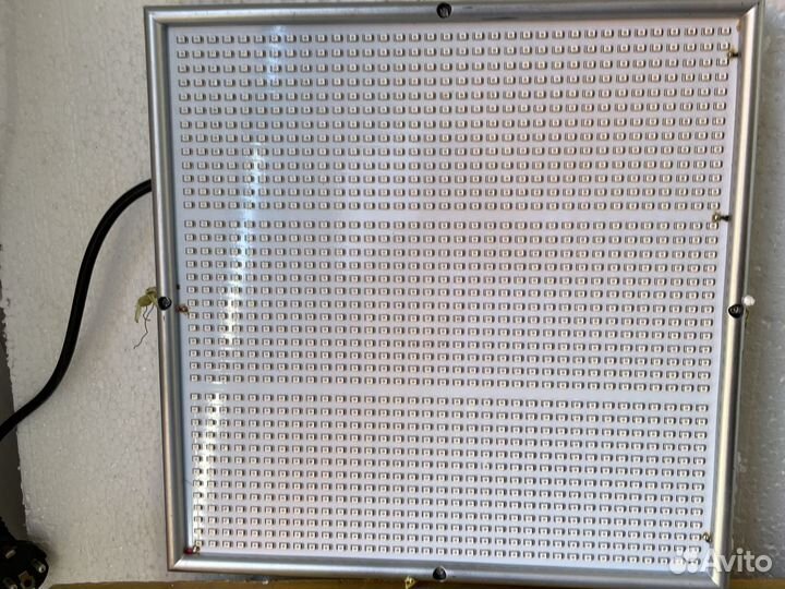 Светодиодная лампа для растений